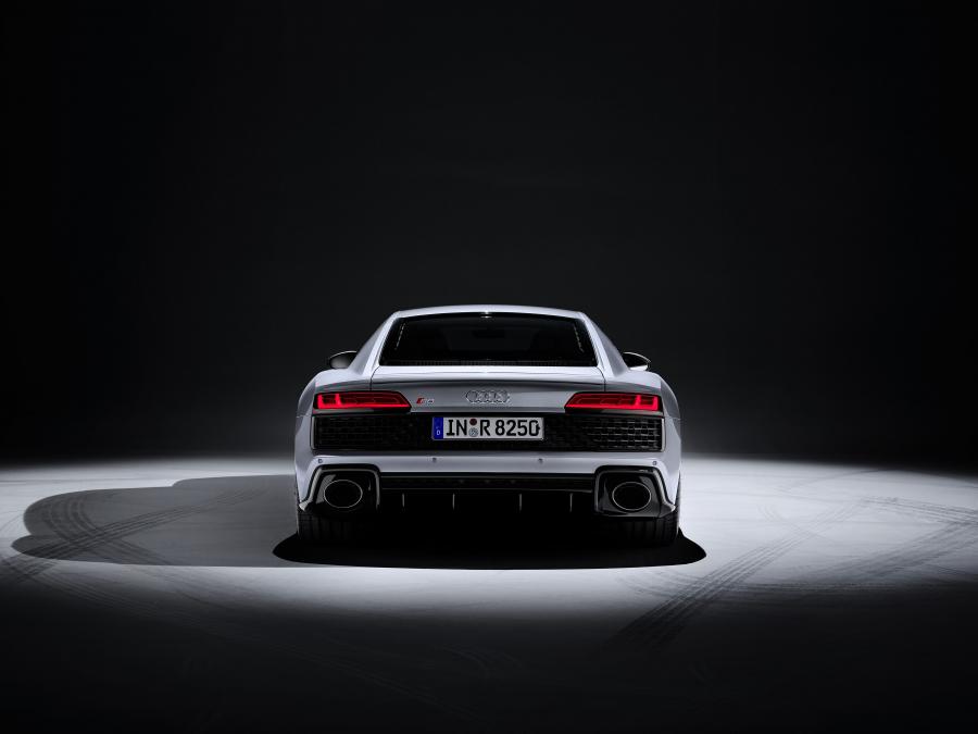  Audi R8 V10 RWD Coupe 2019 года  (WW) (фото 20 из 34)